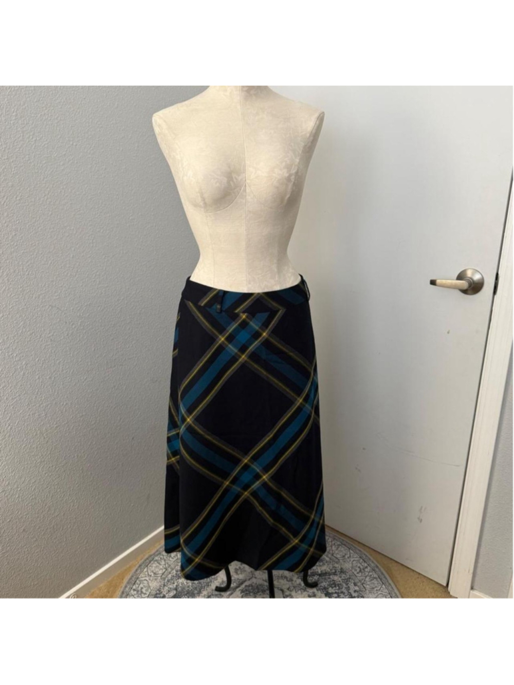 VTG Y2K Evan Picone blue plaid midi skirt - Size 12